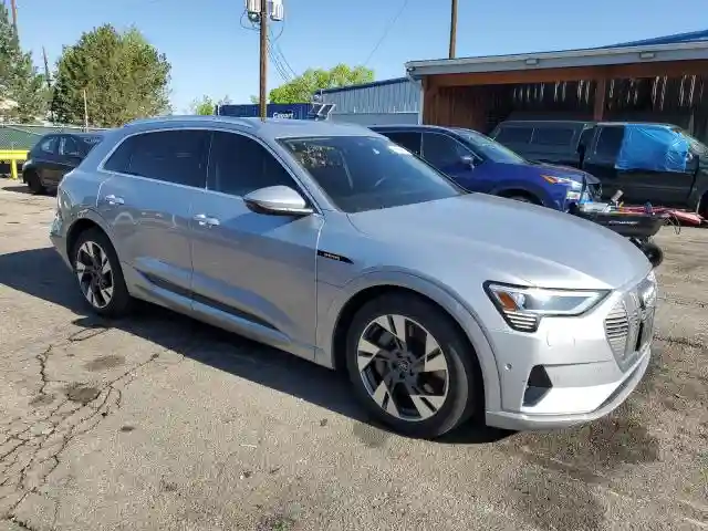 WA1LAAGE1NB026520 2022 AUDI E-TRON-3