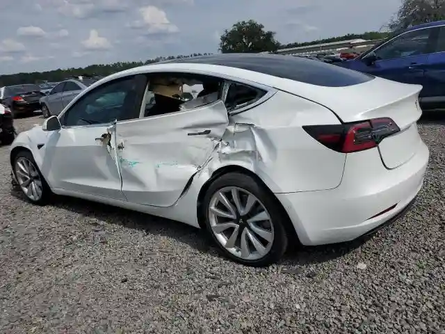 5YJ3E1EB4JF067640 2018 TESLA MODEL 3-1