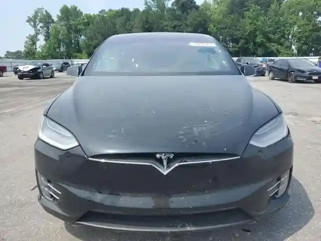 5YJXCBE46KF190081 2019 TESLA MODEL X-4