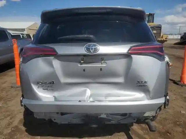 2T3RFREV2JW699448 2018 TOYOTA RAV4-5