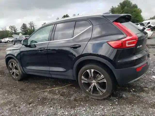 YV4162UL8M2476443 2021 VOLVO XC40-1