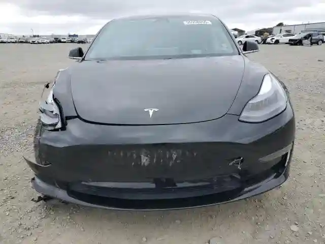 5YJ3E1EA8JF023583 2018 TESLA MODEL 3-4