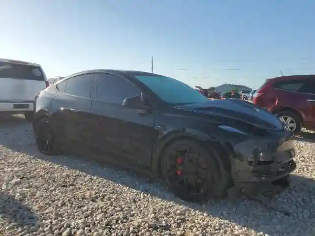 7SAYGDEF8PF832560 2023 TESLA MODEL Y-3