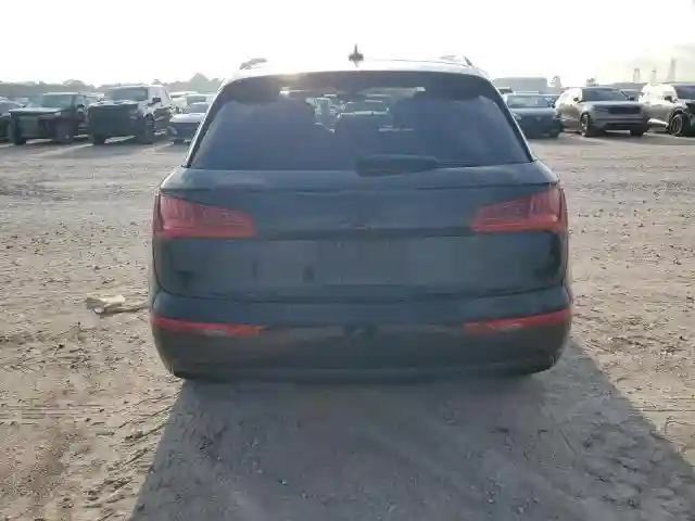 WA1ANAFY0J2053435 2018 AUDI Q5-5