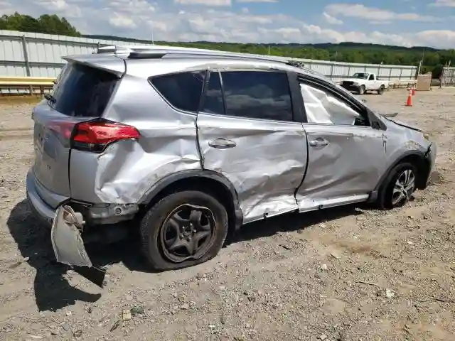 JTMZFREV6JD125965 2018 TOYOTA RAV4-2