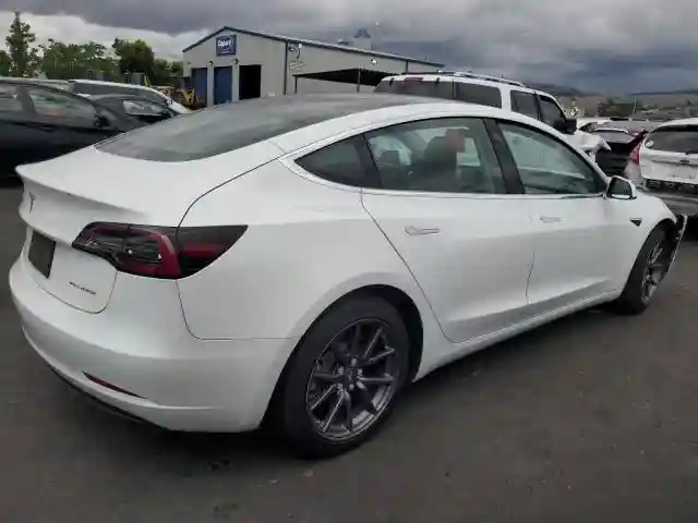 5YJ3E1EB7LF619411 2020 TESLA MODEL 3-2