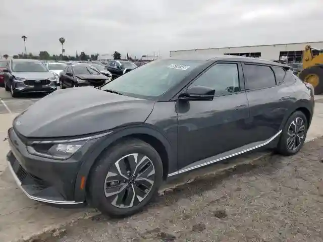 KNDC34LB2P5158488 2023 KIA EV6 LIGHT-0