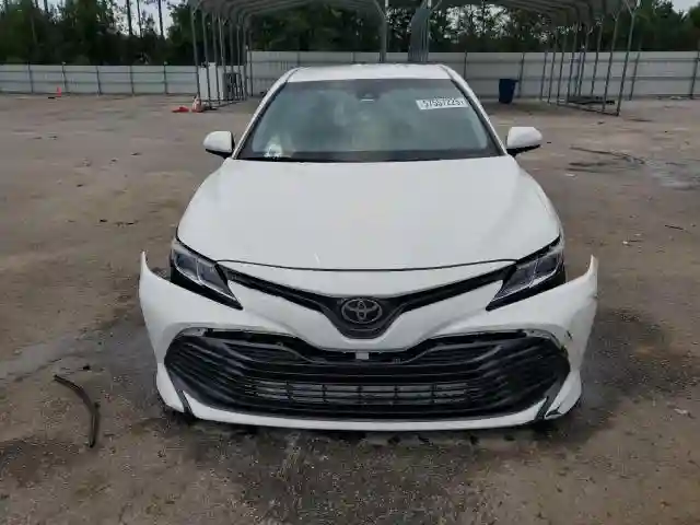4T1B11HK8JU101178 2018 TOYOTA CAMRY-4