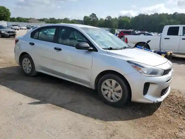 3KPA24AB1JE065857 2018 KIA RIO-3