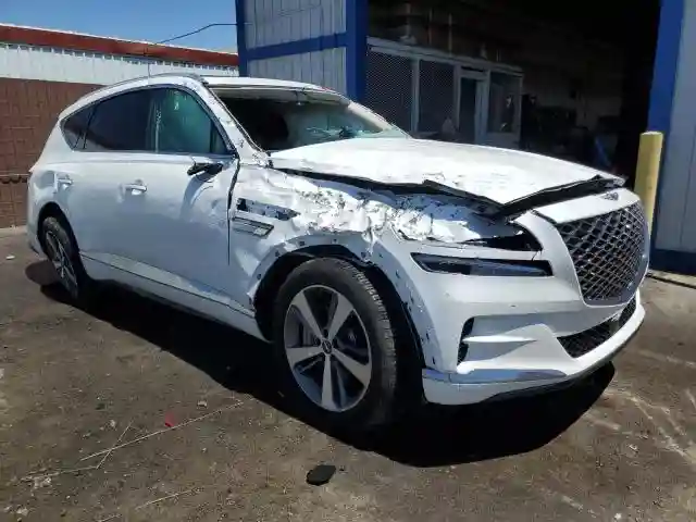 KMUHCESC8RU195038 2024 GENESIS GV80-3