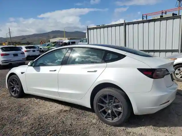 5YJ3E1EA8PF395109 2023 TESLA MODEL 3-1