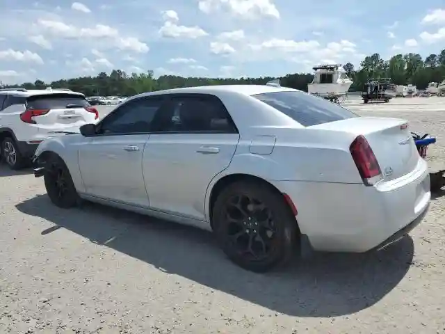 2C3CCAAGXKH723055 2019 CHRYSLER 300-1