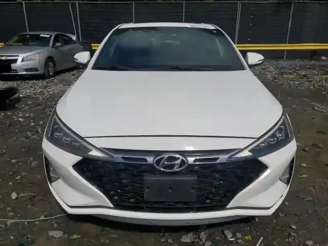 KMHD04LB0KU813187 2019 HYUNDAI ELANTRA-4