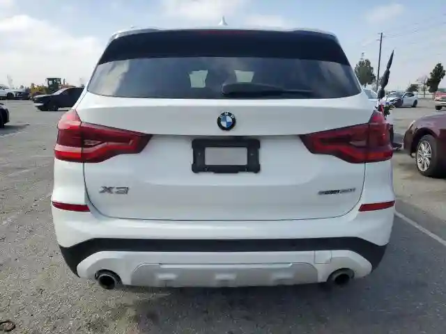 5UXTR7C55KLE93812 2019 BMW X3-5