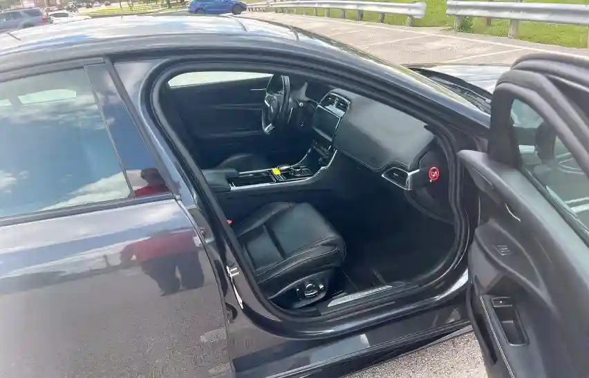 SAJAG4FV7KCP48855 2019 JAGUAR XE-4
