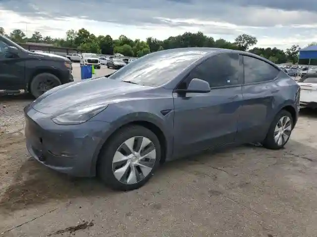 7SAYGDEE5PA181666 2023 TESLA MODEL Y-0