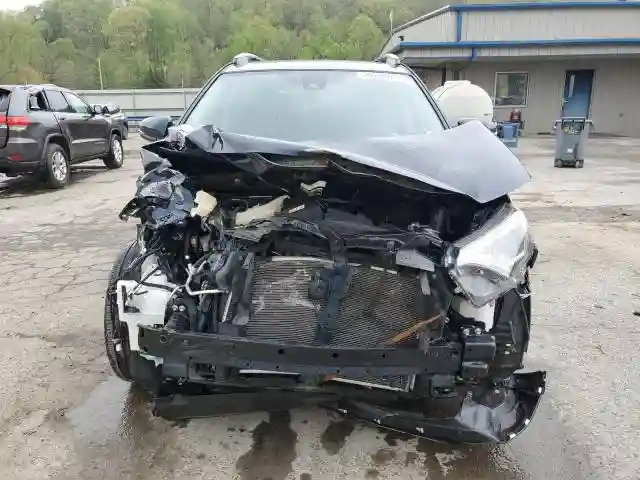 JTMRFREV0JD252128 2018 TOYOTA RAV4-4