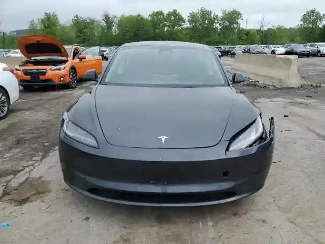 5YJ3E1EA8RF773982 2024 TESLA MODEL 3-4