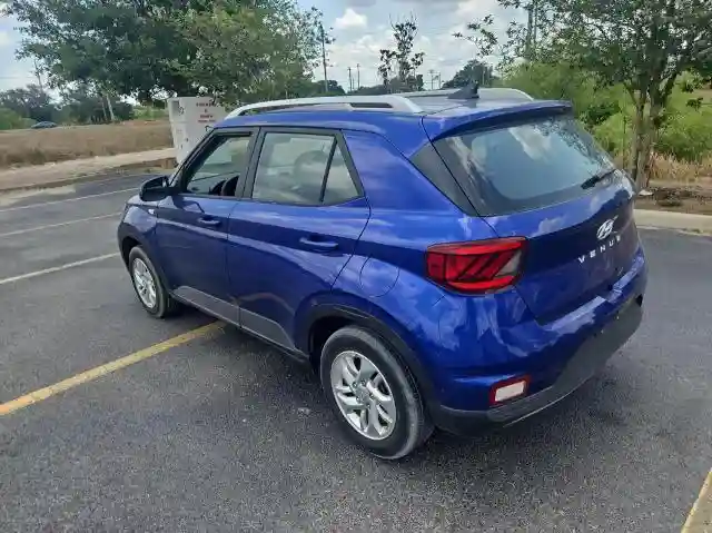 KMHRC8A36LU024463 2020 HYUNDAI VENUE-2