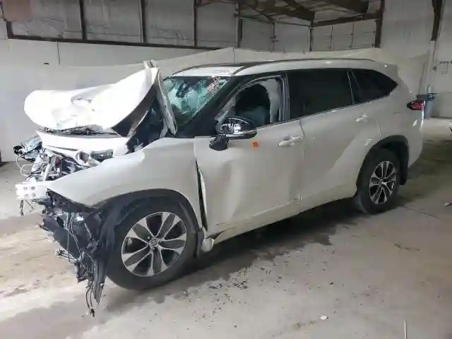5TDGZRBH6MS531864 2021 TOYOTA HIGHLANDER-0