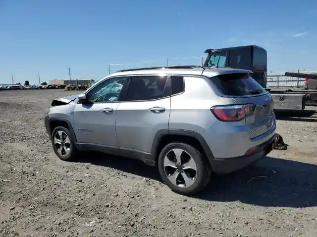 3C4NJDBB5JT162526 2018 JEEP COMPASS-1