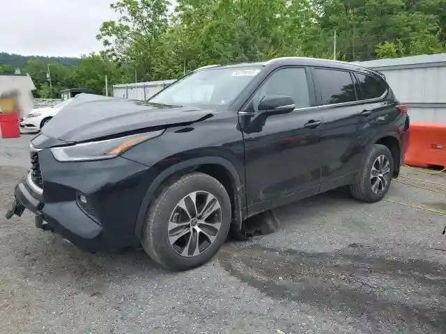 5TDGZRBH9MS106817 2021 TOYOTA HIGHLANDER-0