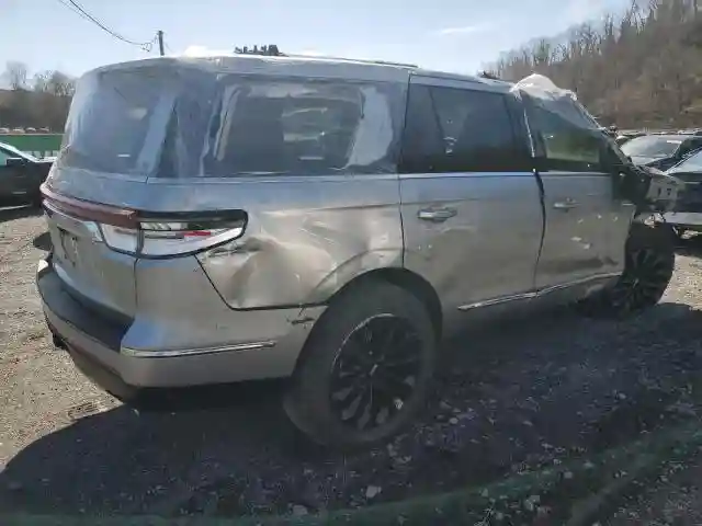 5LMJJ2LG8REL00917 2024 LINCOLN NAVIGATOR-2