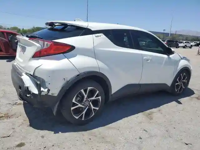 NMTKHMBX5JR042017 2018 TOYOTA C-HR-2