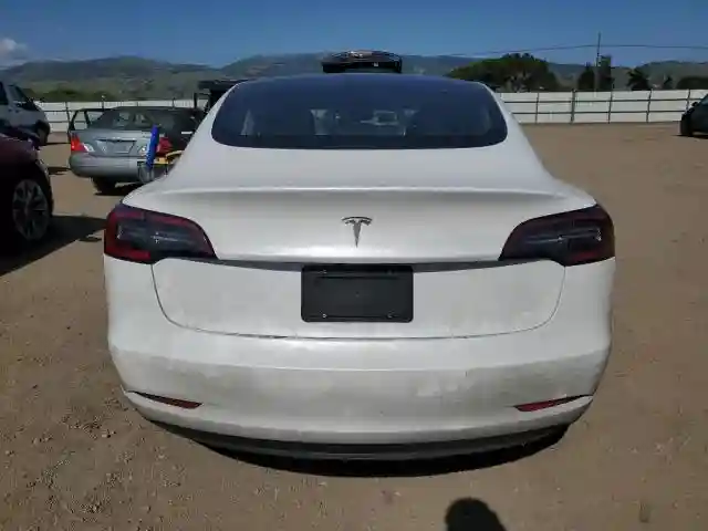5YJ3E1EA7LF805859 2020 TESLA MODEL 3-5