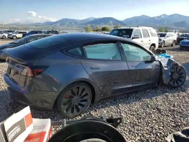 5YJ3E1EC1PF495943 2023 TESLA MODEL 3-2