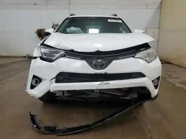 2T3RFREV1JW705319 2018 TOYOTA RAV4-4