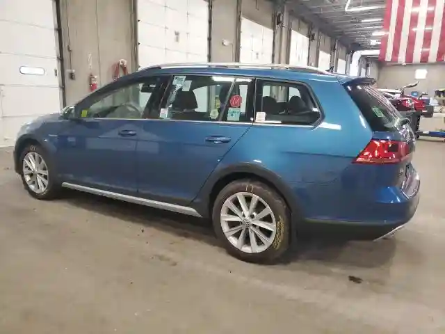 3VWH17AU4HM528334 2017 VOLKSWAGEN GOLF-1