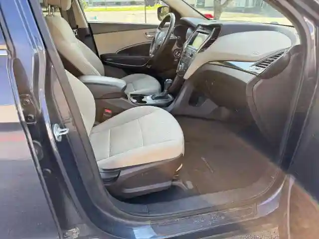 5NMZUDLB2HH016566 2017 HYUNDAI SANTA FE-4