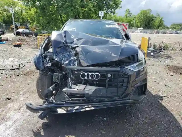 WA1FVAF18KD020259 2019 AUDI Q8-4