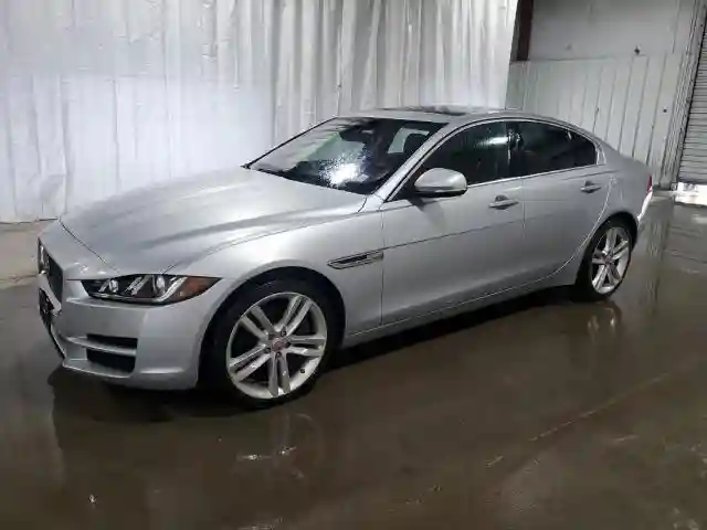 SAJAK4EV5JCP22138 2018 JAGUAR XE-0