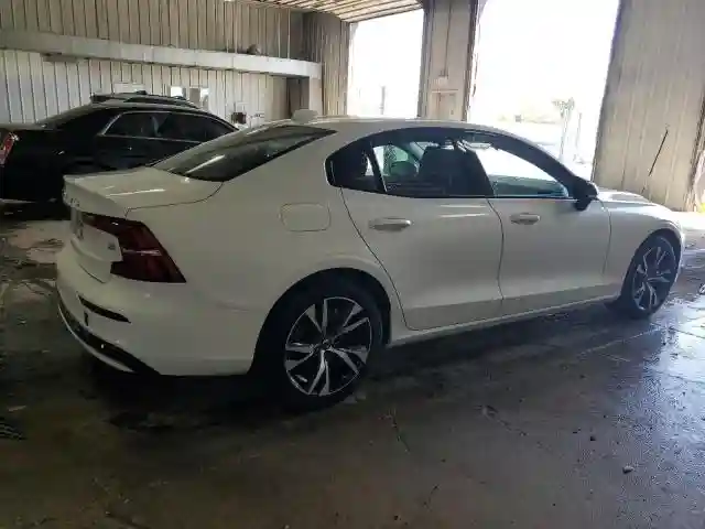 7JRL12FK1RG323347 2024 VOLVO S60 CORE-2