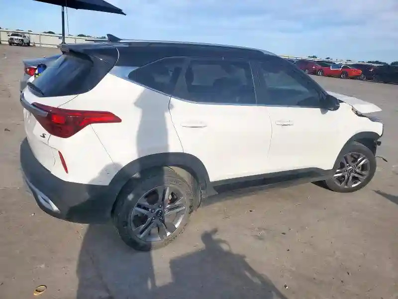 KNDEU2AA7M7100509 2021 KIA SELTOS-2