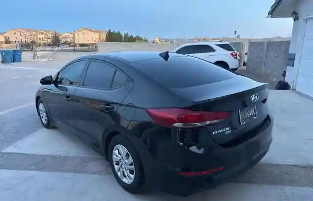 5NPD74LF9HH167394 2017 HYUNDAI ELANTRA-2