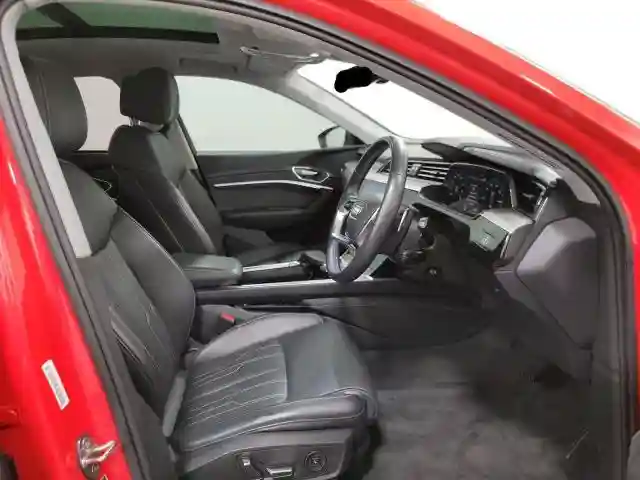 WA13AAGEXMB030421 2021 AUDI E-TRON-4