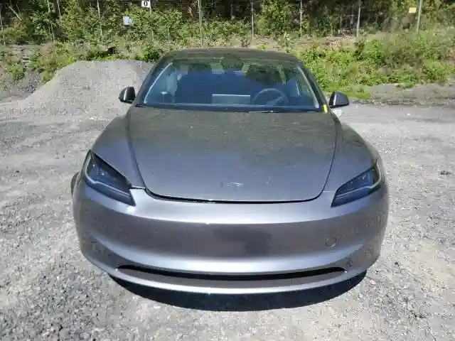 5YJ3E1EA7SF994768 2025 TESLA MODEL 3-4