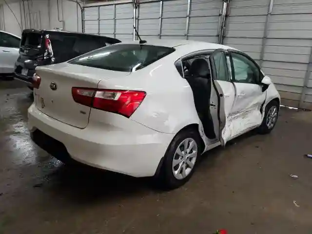 KNADM4A38G6620377 2016 KIA RIO-2
