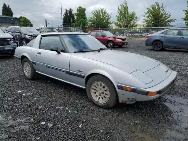 JM1FB3321F0853356 1985 MAZDA RX7-3