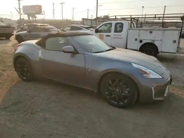 JN1AZ4FH5GM910098 2016 NISSAN 370Z-3