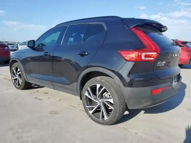 YV4162UMXM2455151 2021 VOLVO XC40-1