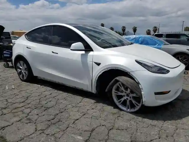 7SAYGDEE1PA110934 2023 TESLA MODEL Y-3