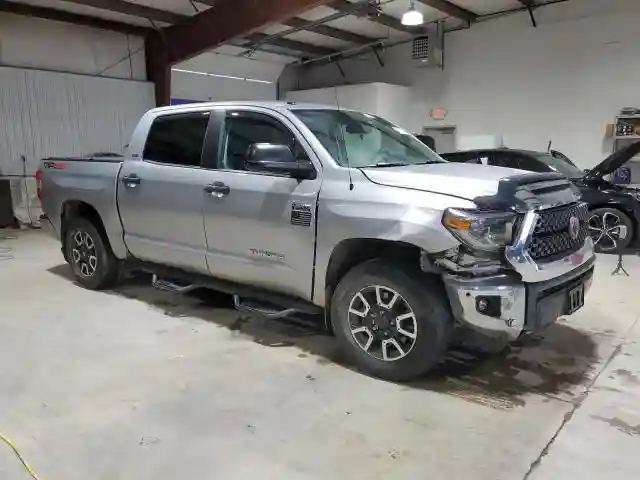 5TFDY5F18JX680262 2018 TOYOTA TUNDRA-3