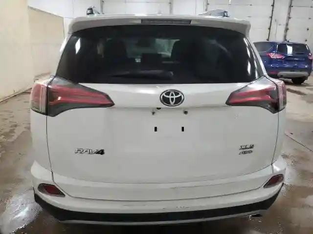 2T3RFREV1JW705319 2018 TOYOTA RAV4-5