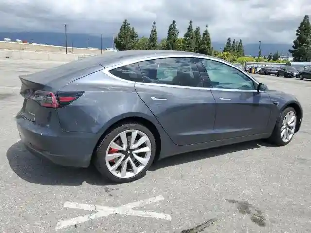 5YJ3E1EB5JF132382 2018 TESLA MODEL 3-2