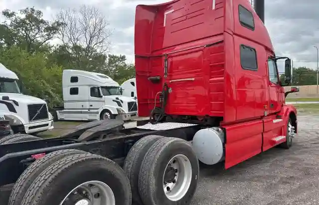 4V4NC9EH6HN980403 2017 VOLVO VN-3