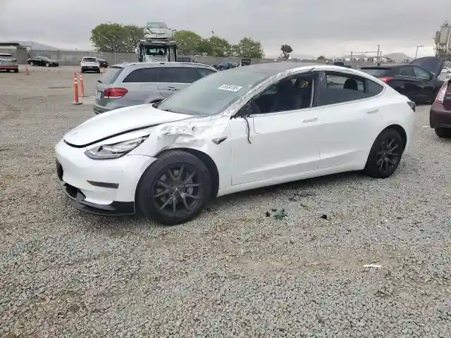 5YJ3E1EA8JF044465 2018 TESLA MODEL 3-0